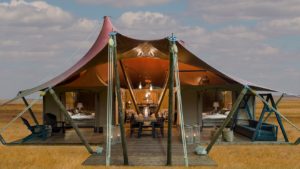 YALA_Aurora safari tent with multiple bathrooms