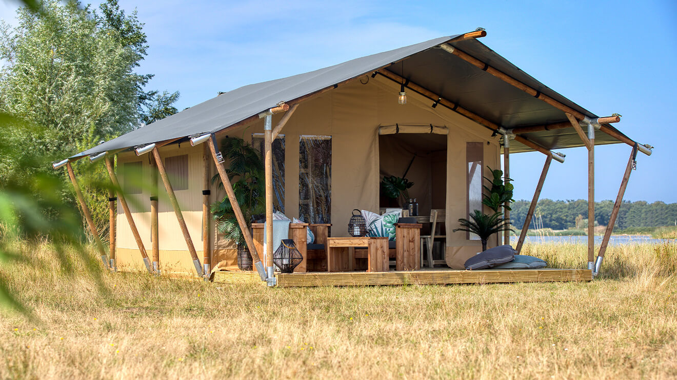 professioneel religie Statistisch Want to buy a glamping tent to surprise your guests? | YALA